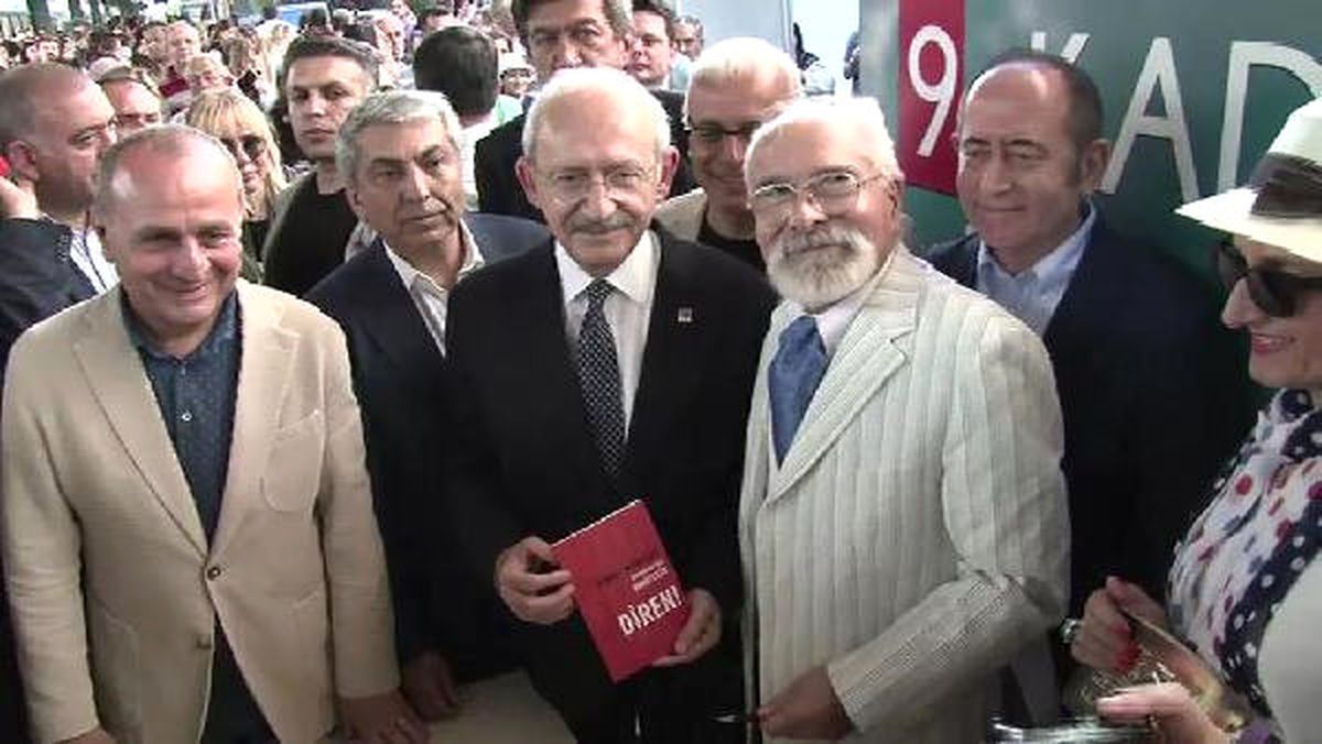 Dha İstanbul - Kılıçdaroğlu,  Kadıkoy Kıtap Fuarını Ziyaret Etti