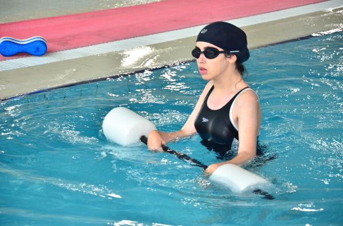 Engelini Yüzme Sporuyla Aştı, Yürümeye Başladı