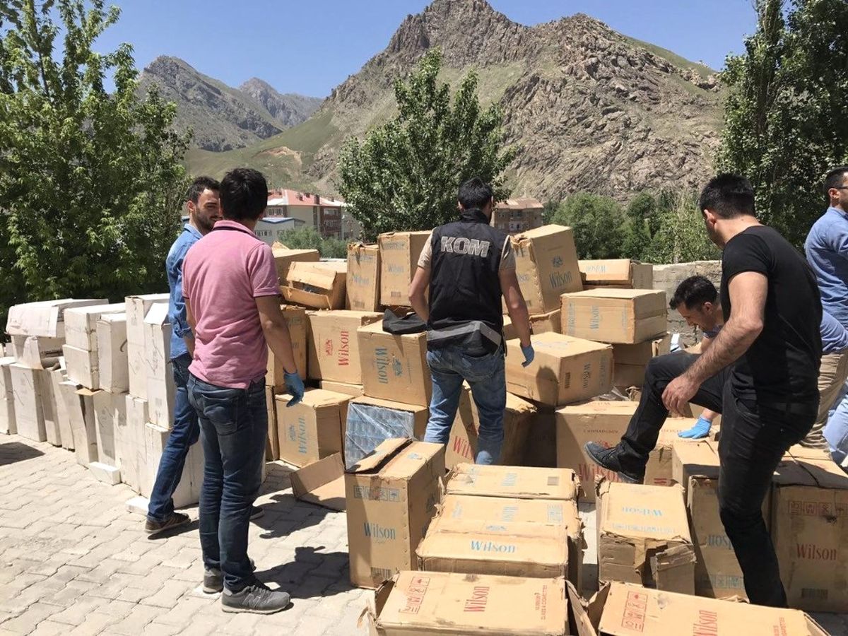 Hakkari\'de 67 Bin 500 Paket Kaçak Sigara Ele Geçirildi