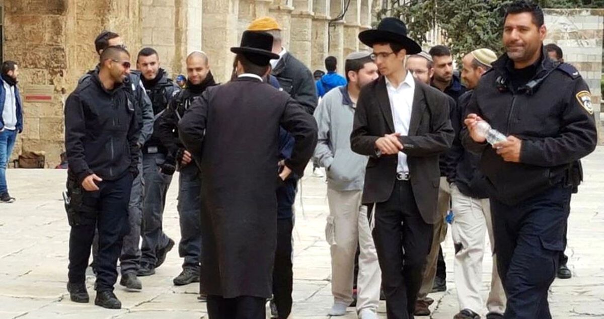 Israil Işgal Güçleri Mescidi Aksa\'yı Kapattı
