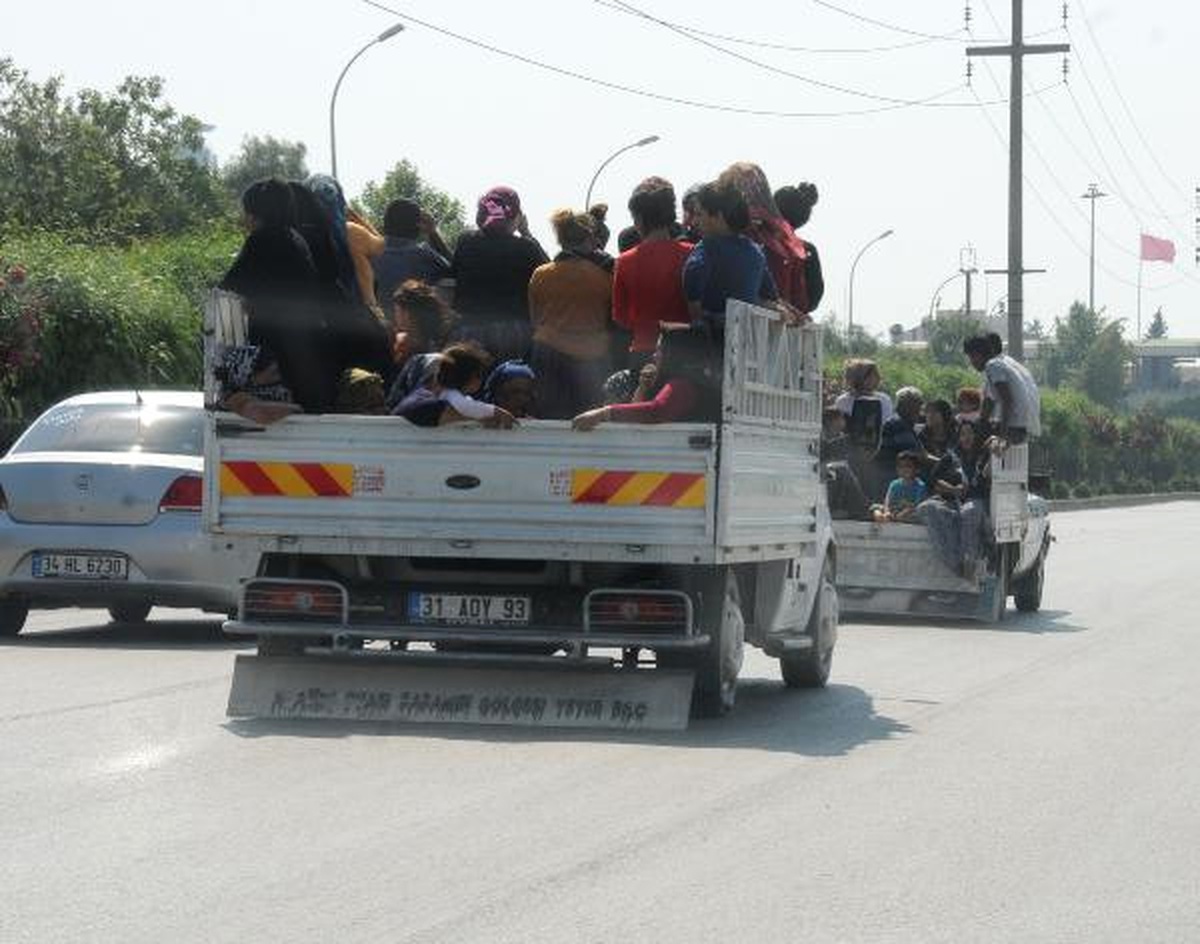 Kamyonet Kasasında Tehlikeli Yolculuk