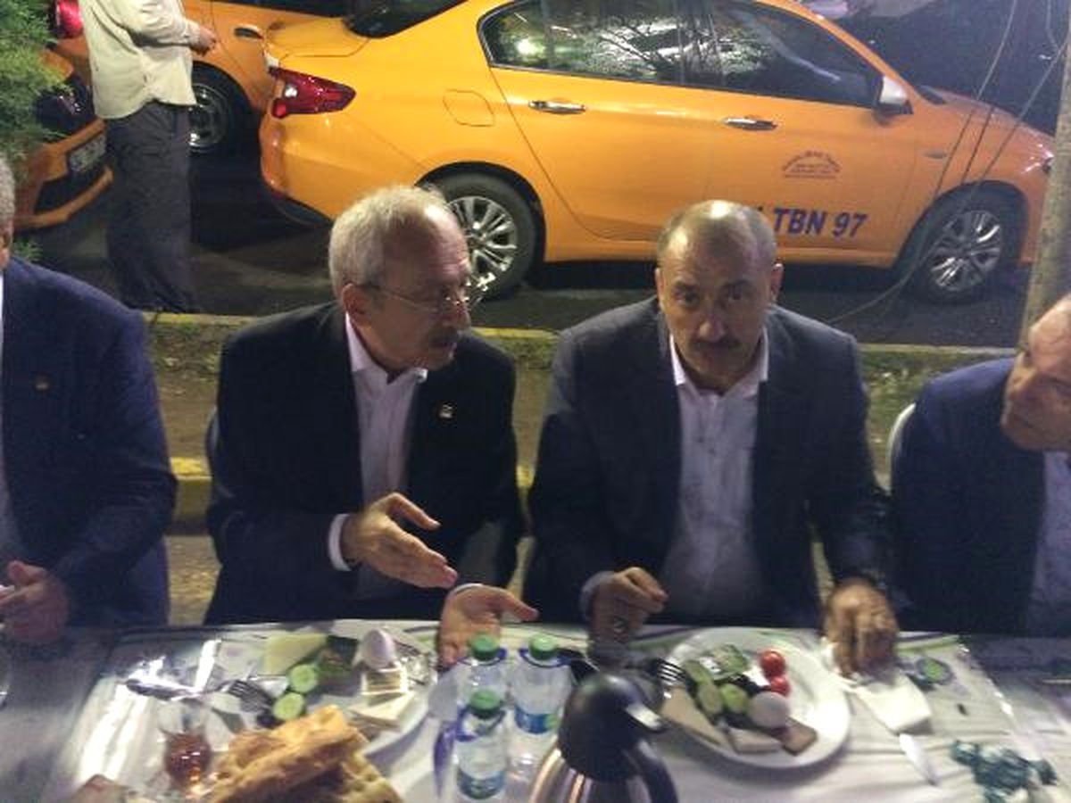 Kılıçdaroğlu Atatürk Havalimanı Taksicileriyle Sahur Yaptı