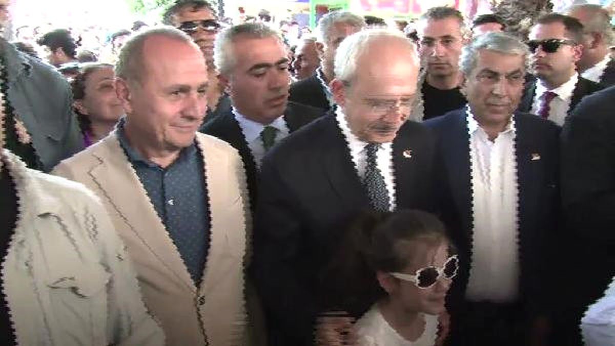 Kılıçdaroğlu, Kadıköy Kıtap Fuarını Ziyaret Etti