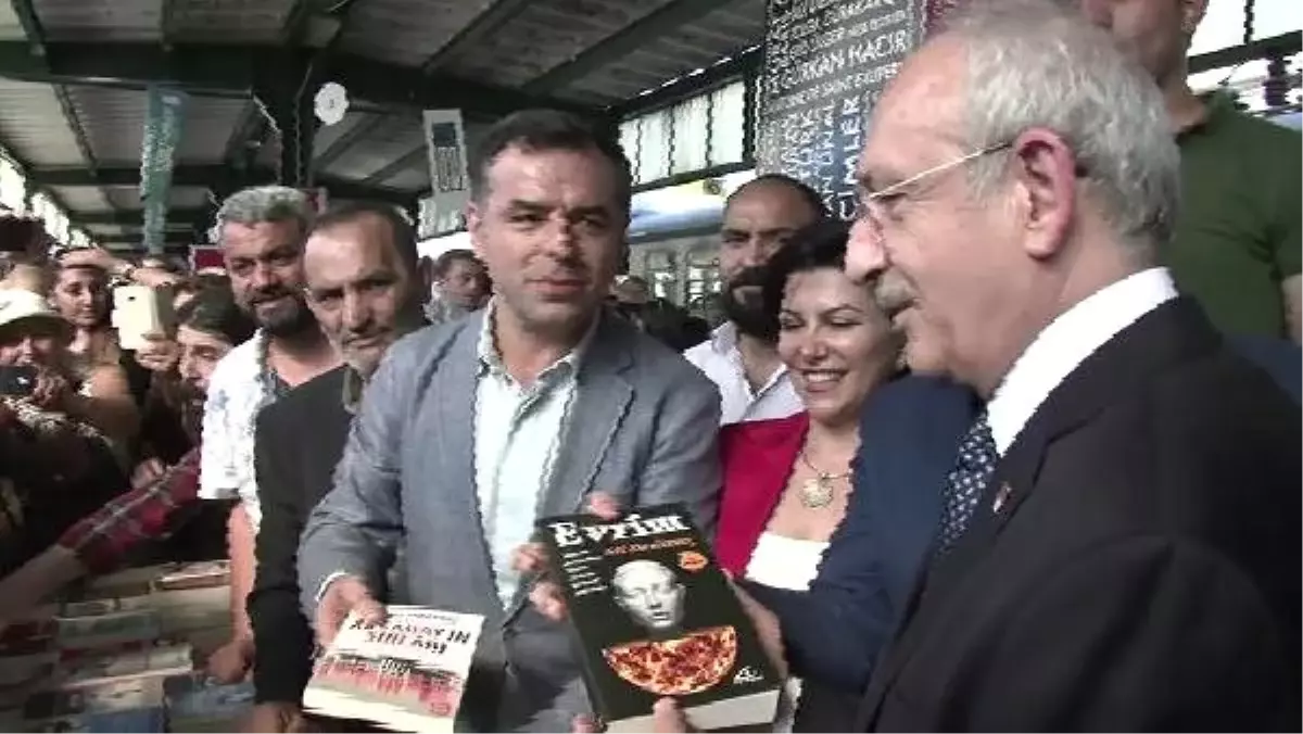 Kılıçdaroğlu "Kitap Günleri"Ni Ziyaret Etti