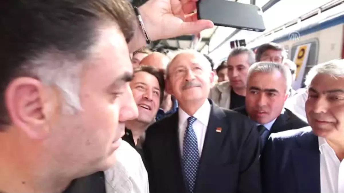 Kılıçdaroğlu "Kitap Günleri"Ni Ziyaret Etti