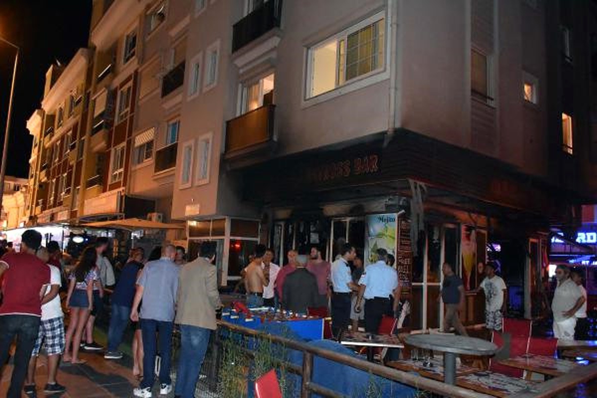 Marmaris\'te Yanan Bar İçin Turistler Kampanya Başlattı
