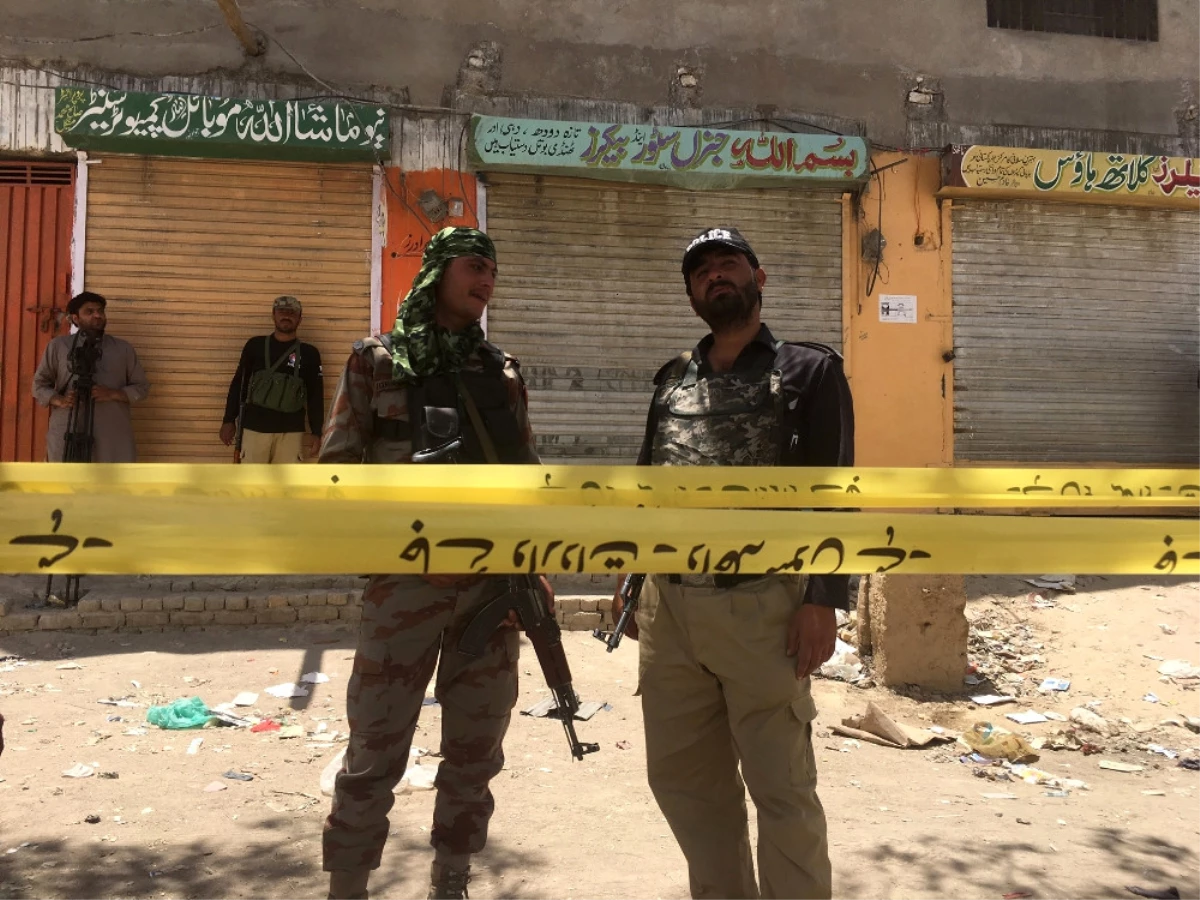 Pakistan\'da Silahlı Saldırı: 2 Polis Öldü