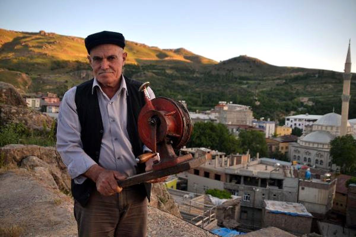 Pervarililer, 97 Yıldır Savaş Sireniyle İftar Açıp, Sahura Kalkıyor