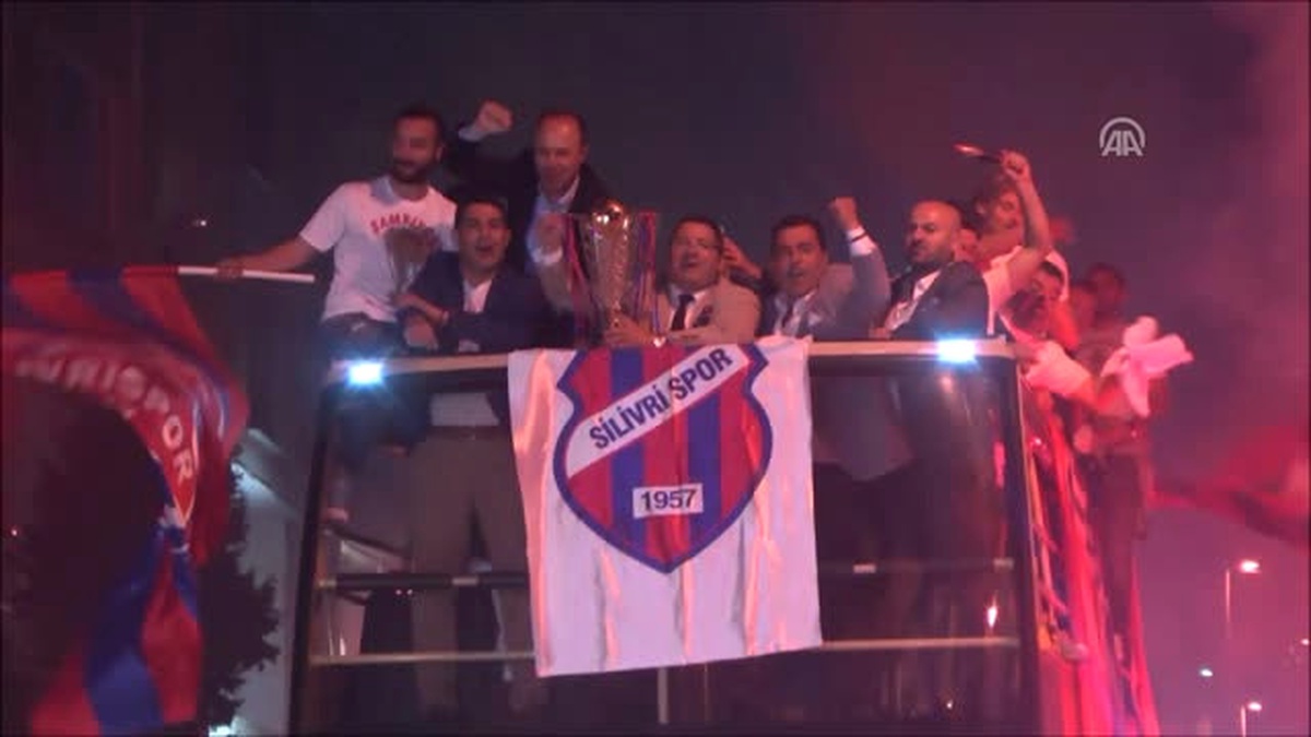 Silivrispor, Şampiyonluğu Demet Akalın Konseriyle Kutladı