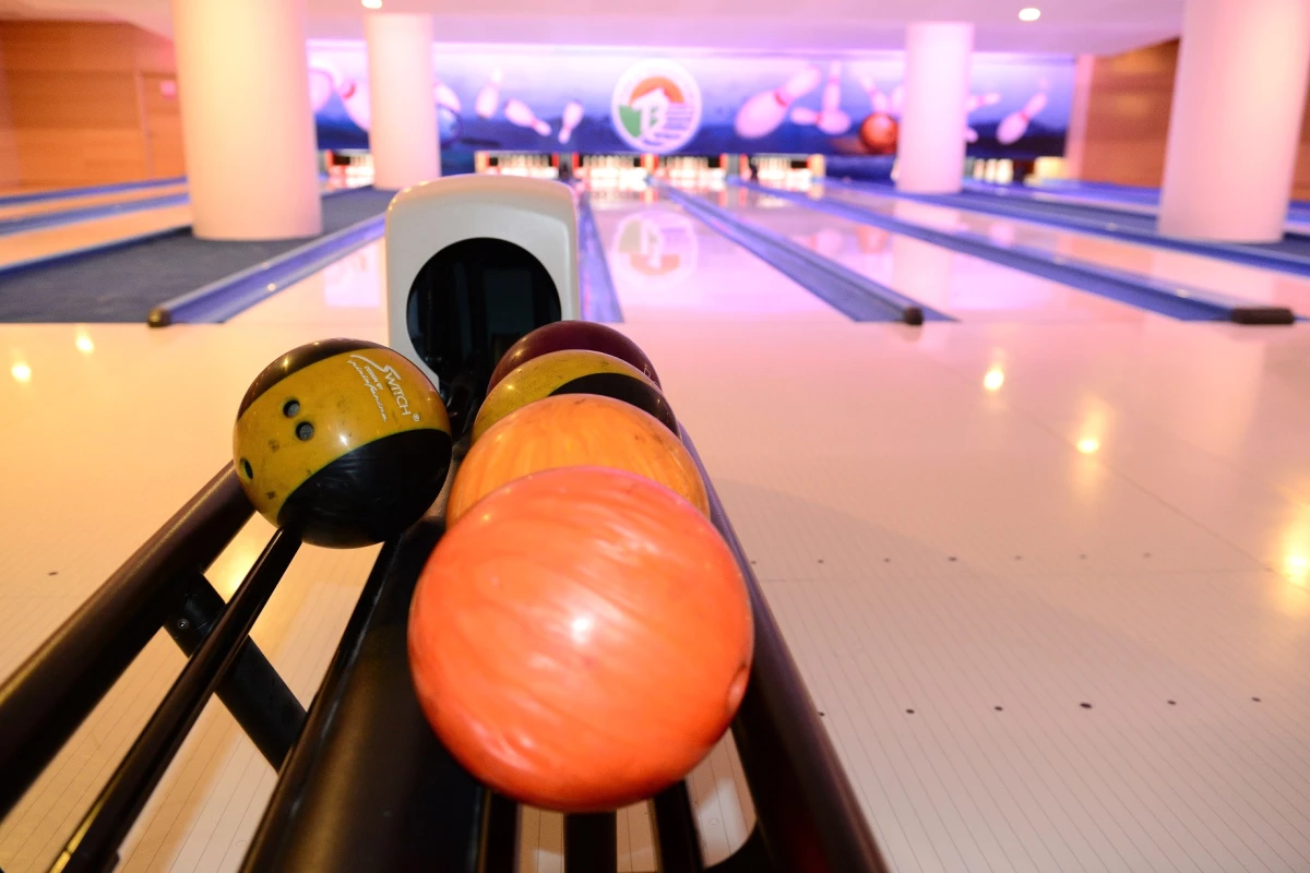 7 liraya buz pateni, 6 liraya bowling Tuzla\'da