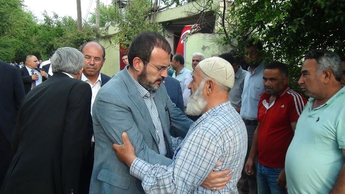 AKP\'li Ünal, Osmaniye\'de İl Danışma Kurulu Toplantısına Katıldı