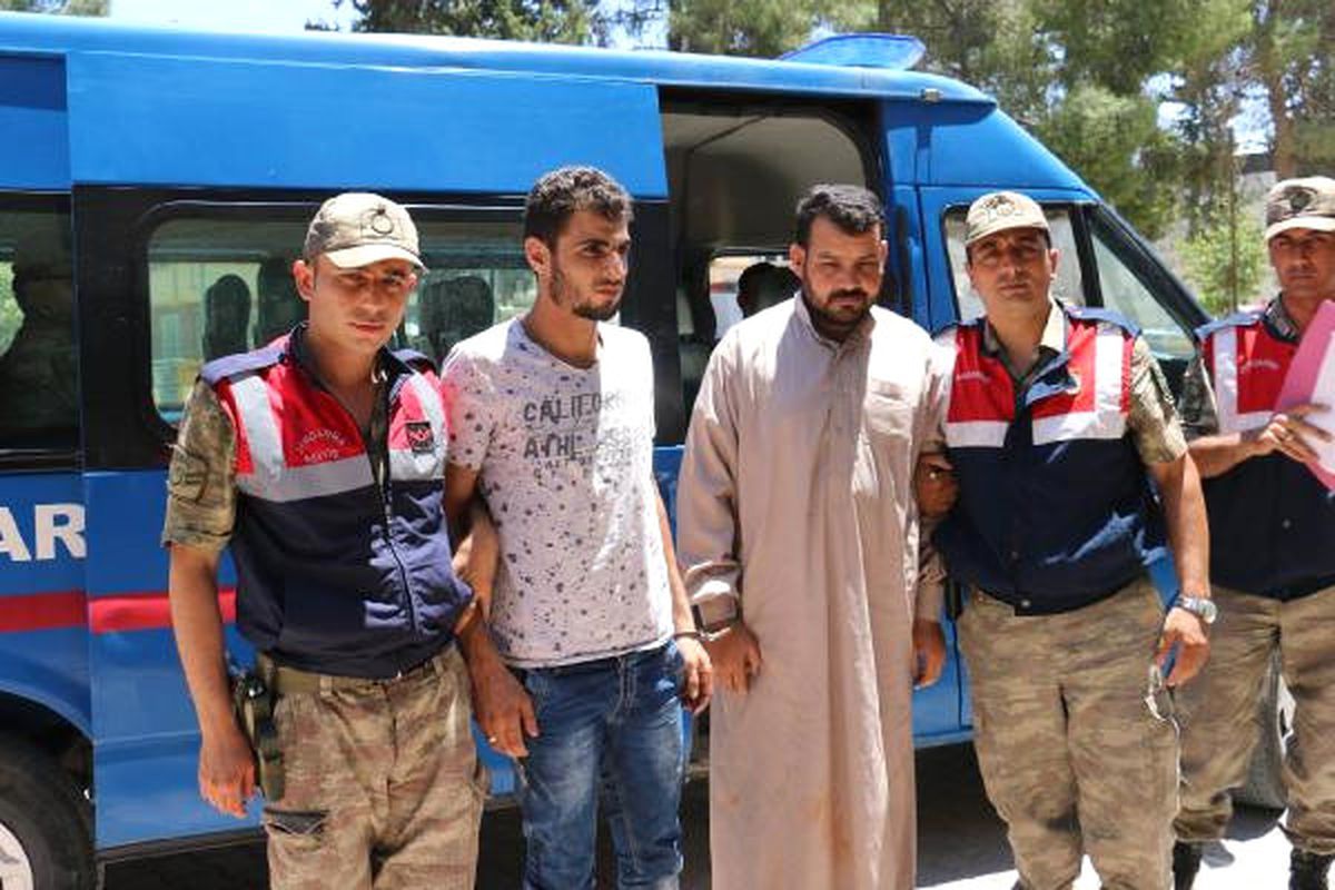 Akçakale\'de Kaçakçılık Operasyonu: 2 Gözaltı