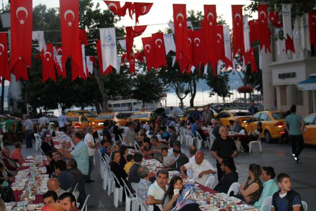 Beykoz Belediyesi, Taksicileri İftar Sofrasında Buluşturdu
