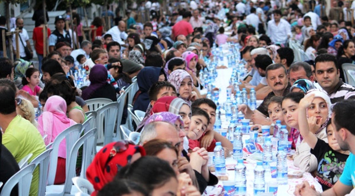 Bir Kilometrelik İftar Sofrası