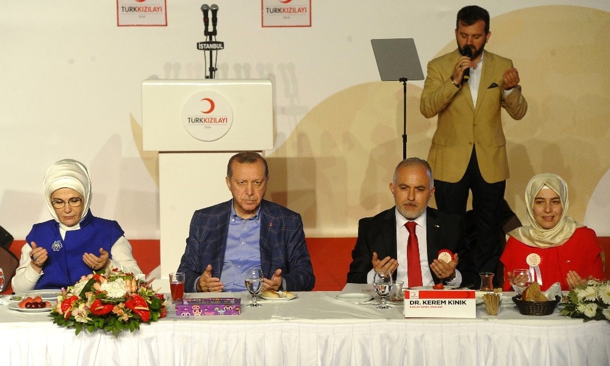 Cumhurbaşkanı Erdoğan Kızılay\'ın Geleneksel İftarına Katıldı