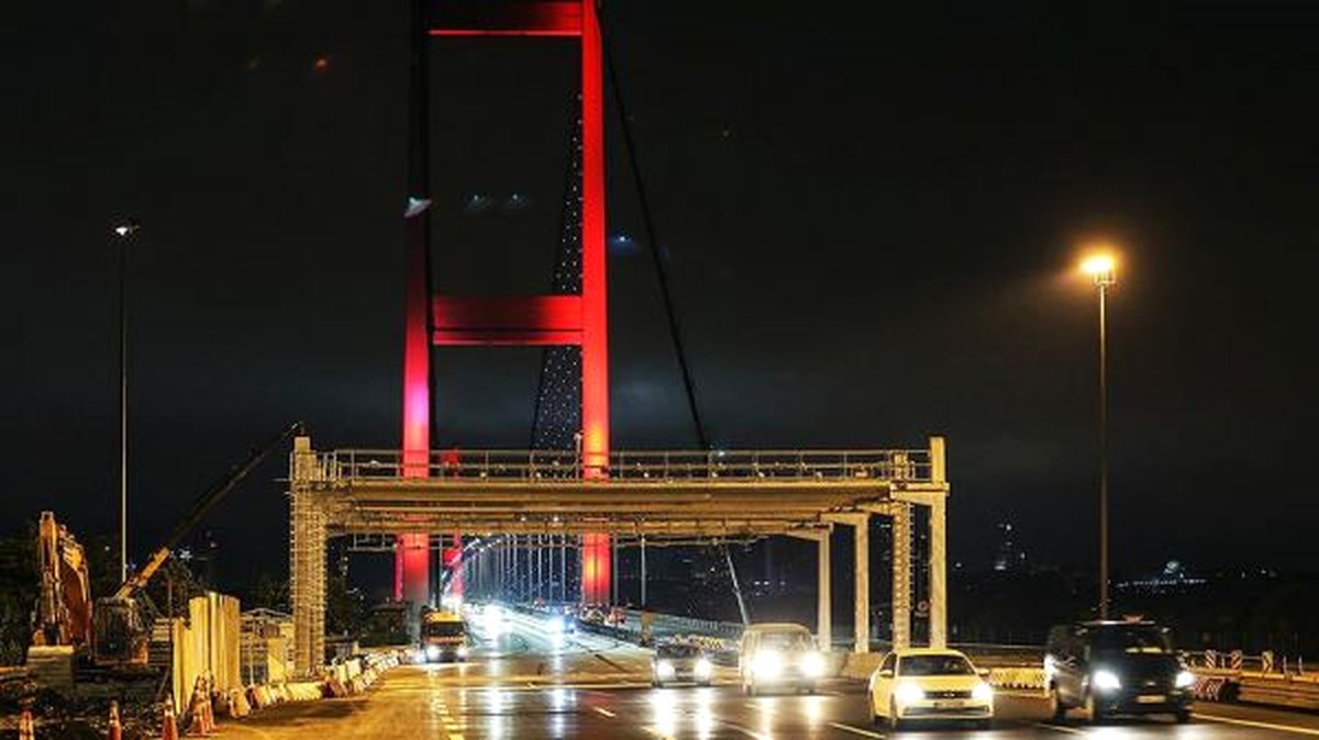 Dha İstanbul - 15 Temmuz Şehitler Köprüsü\'ndeki Çalışma Nedeniyle Trafikte Yoğunluk Yaşanıyor