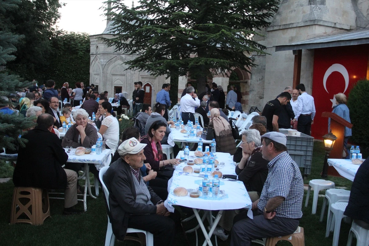 Edirne\'de Şehit Yakınları, Gaziler ve Engellilerle İftar