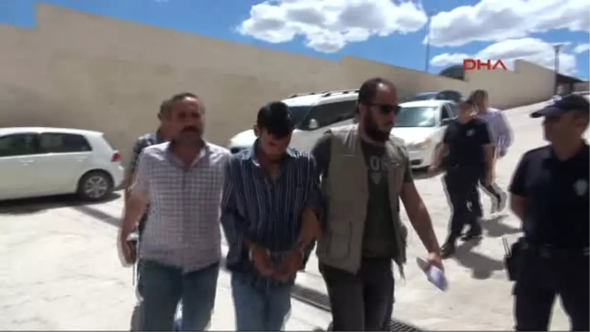 Elazığ\'da Imam Nikahlı Kocasını Öldüren Suyriyeli Kadın ve Sevgilisi Tutuklandı
