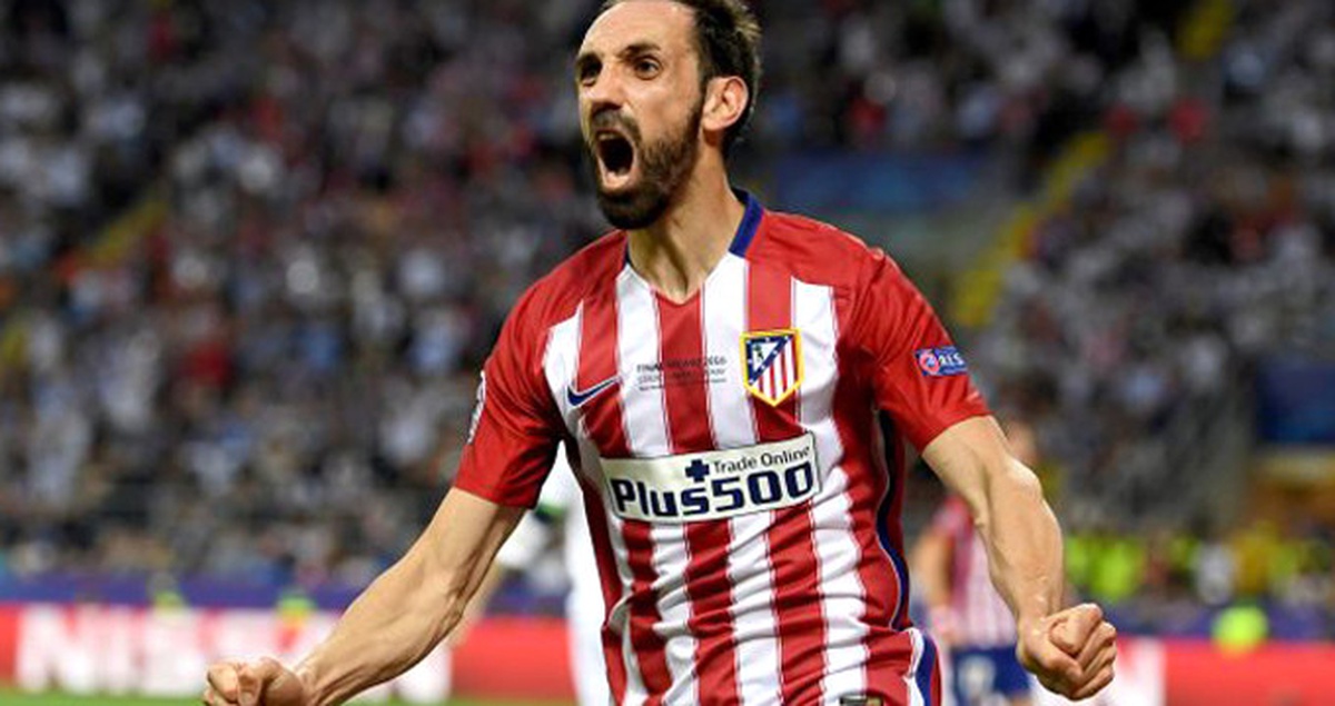Galatasaray, Deportivo\'lu Juanfran ile Temasa Geçti