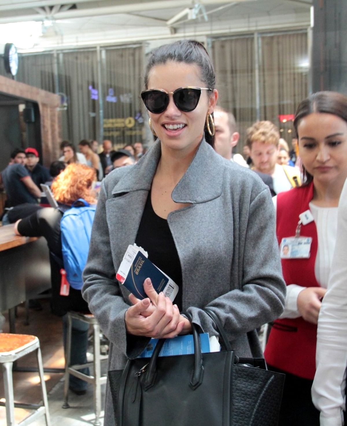 İstanbul\'da Uçağını Kaçıran Adriana Lima Bir Gün Gecikmeyle Miami\'ye Gitti