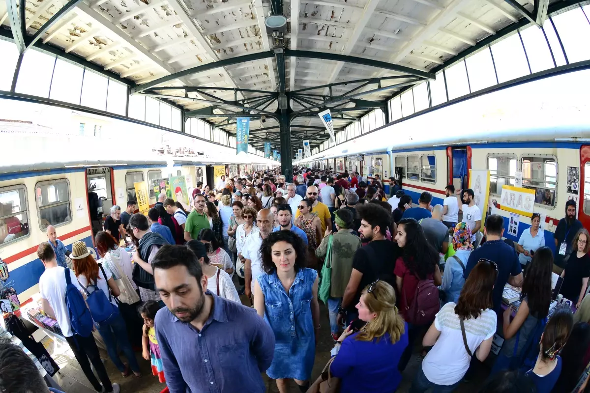 Kemal Kılıçdaroğlu Kadıköy Kitap Günleri\'ndeydi