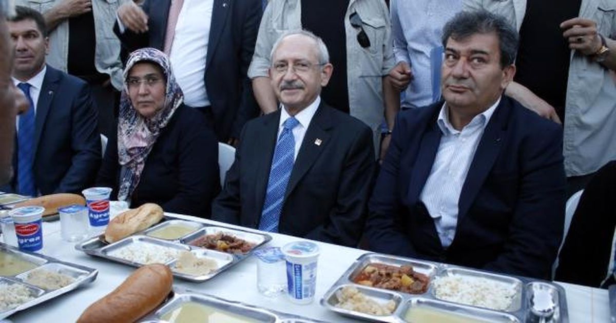 Kılıçdaroğlu, İstanbul\'da İftara Katıldı