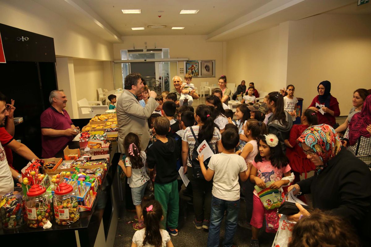 Kulalı Minikler, Karne Hediyelerini Başkan Amcalarından Aldı