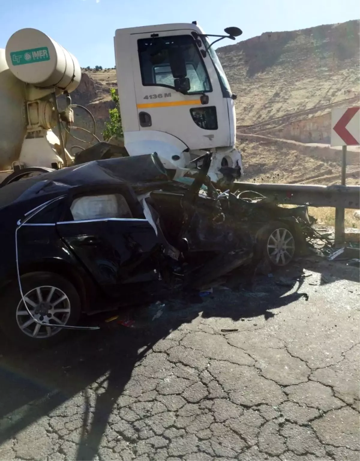 Mardin\'de Feci Kaza: Anne ve Çocuğu Öldü, 12 Kişi Yaralandı