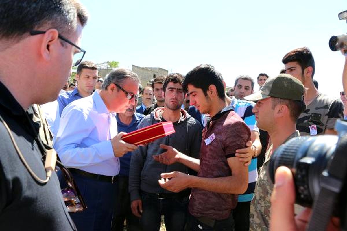 Şehit Korucu Gözyaşları Arasında Son Yolculuğuna Uğurlandı