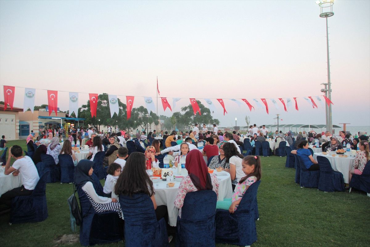 Serik\'te Öksüz ve Yetim Çocuklara İftar