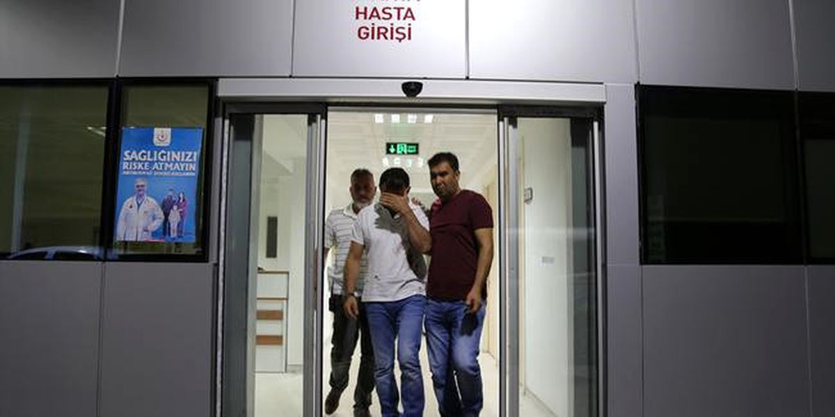 Silahla Yaraladığı Karısını Hastaneye Götürdü