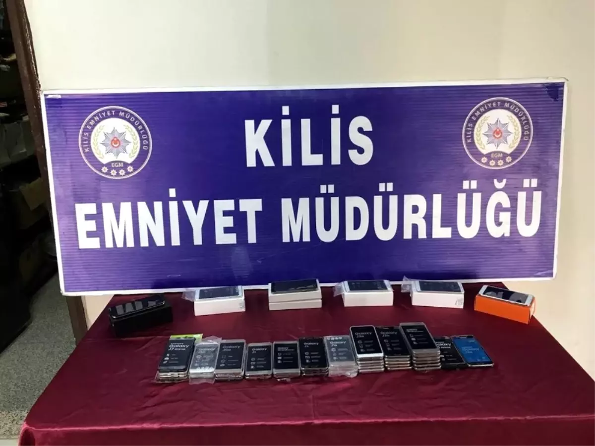 44 Adet Gümrük Kaçağı Akıllı Cep Telefonu Yakalandı