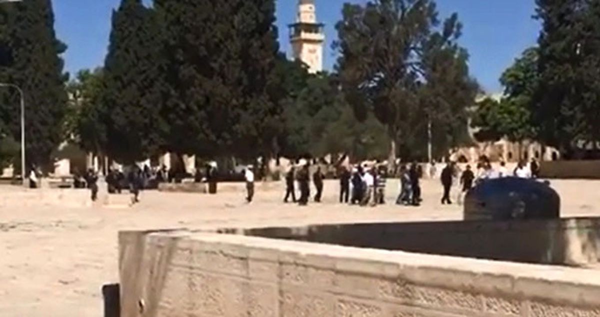 50 Yahudi Öğrenci El-Aksa Camii\'ni Bastı