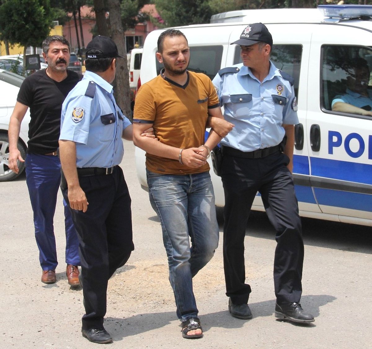 Adana\'da 2 Yaşındaki Çocuğu Öldüren Sürücü Yakalandı