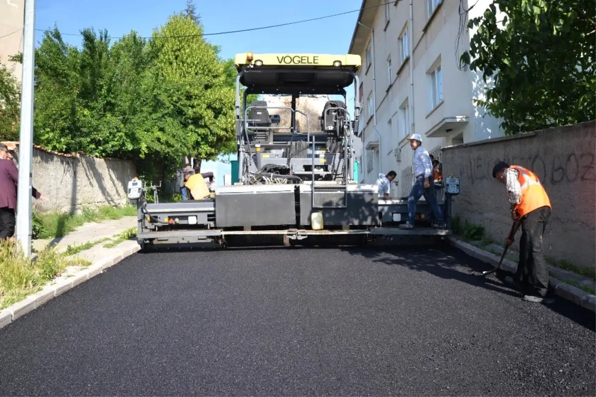 Asfalt Yenileme Çalışmaları Hız Kazandı