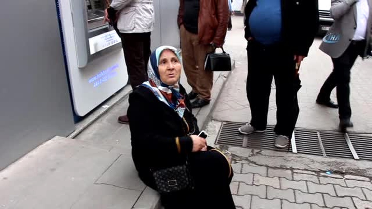 Atm\'ye Para Yatıran Kadının Gasbedilmesi