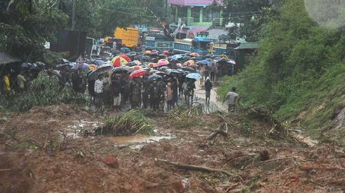 Bangladeş\'te Toprak Kaymalarında 35 Kişi Öldü