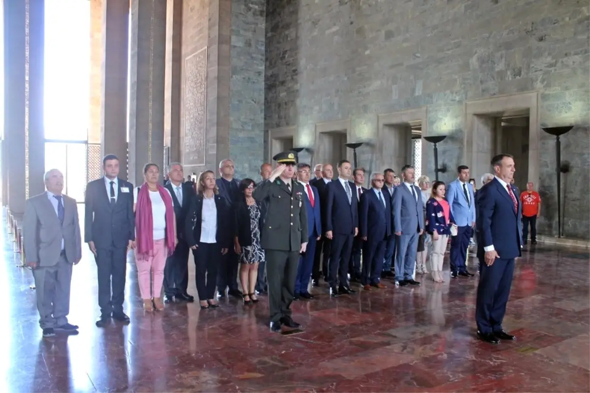 Başkan Gençer Anıtkabir\'i Ziyaret Etti