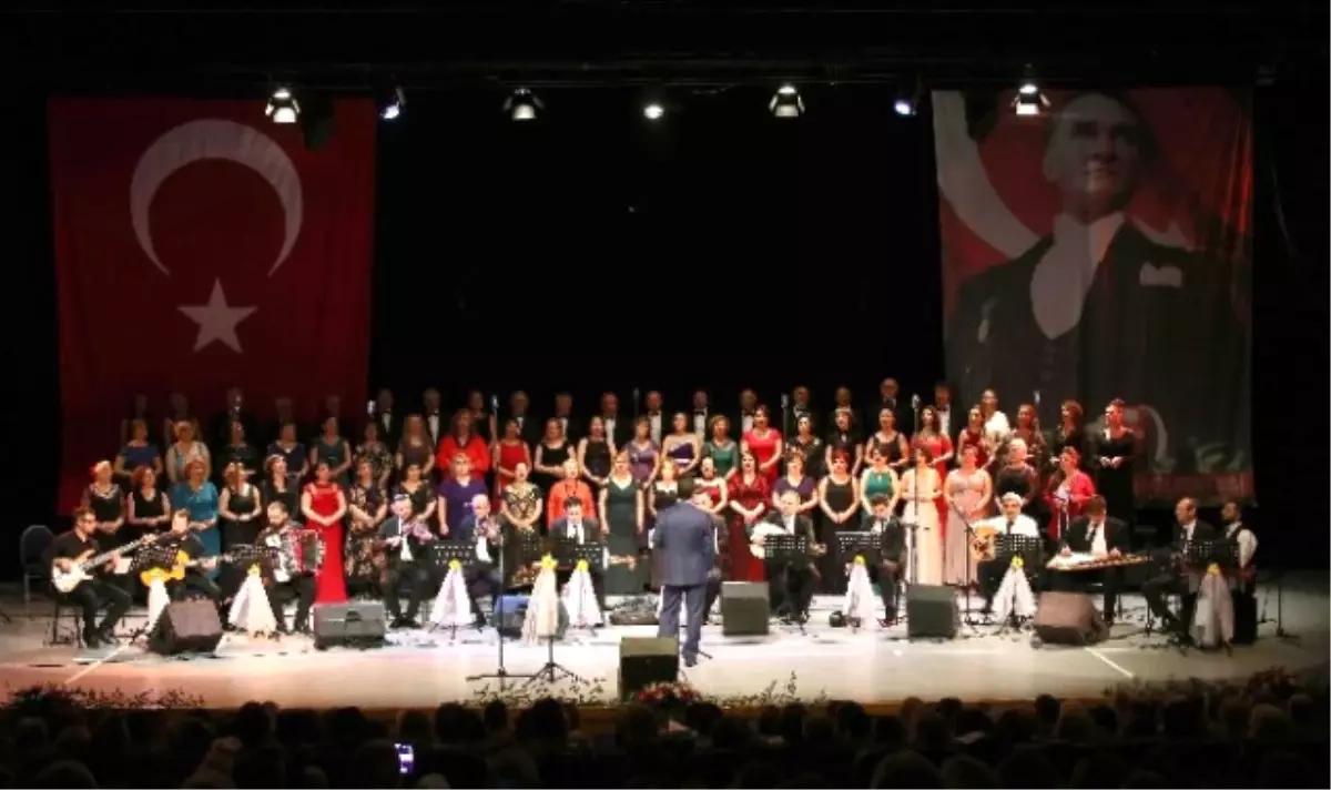 Devlet Türk Müziği Korosundan Sezonun Son Konseri
