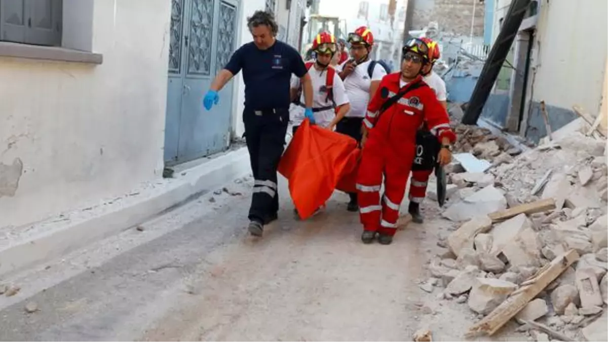 Ege\'deki Depremde Yunanistan\'da 1 Kişi Öldü, 10 Kişi Yaralandı