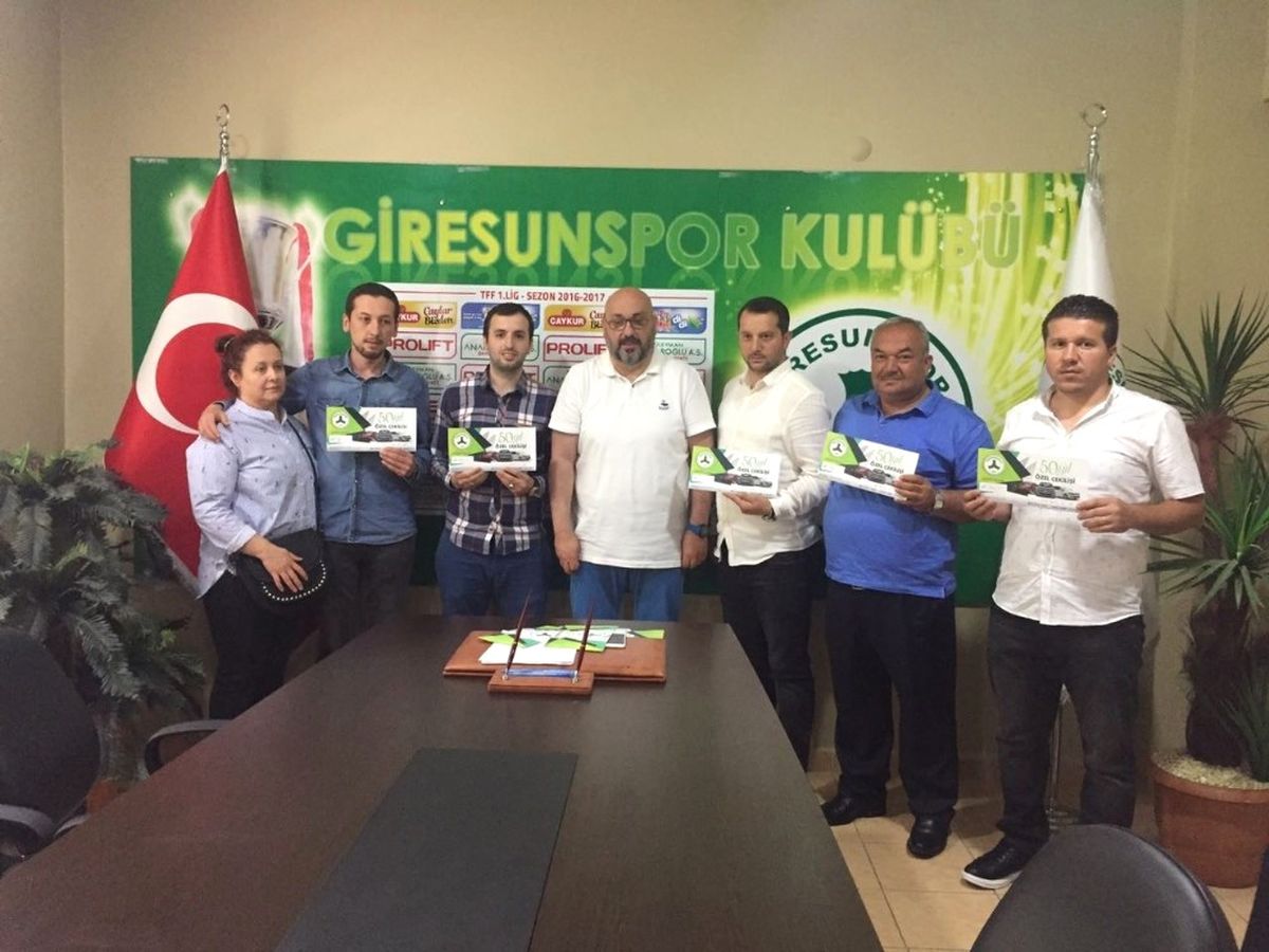 Giresunspor\'da Piyango Talihlileri Araçlarını Teslim Aldı