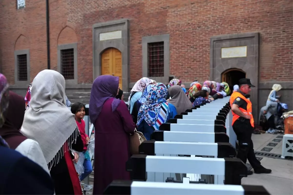 Hacı Bayram Camii Çilehanesi Ziyaretçilere Açıldı