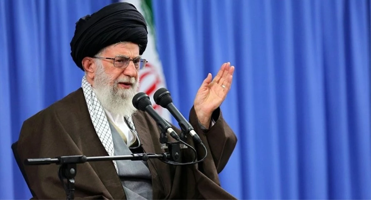 Hamaney\'den Ruhani Hükümetine Uyarı