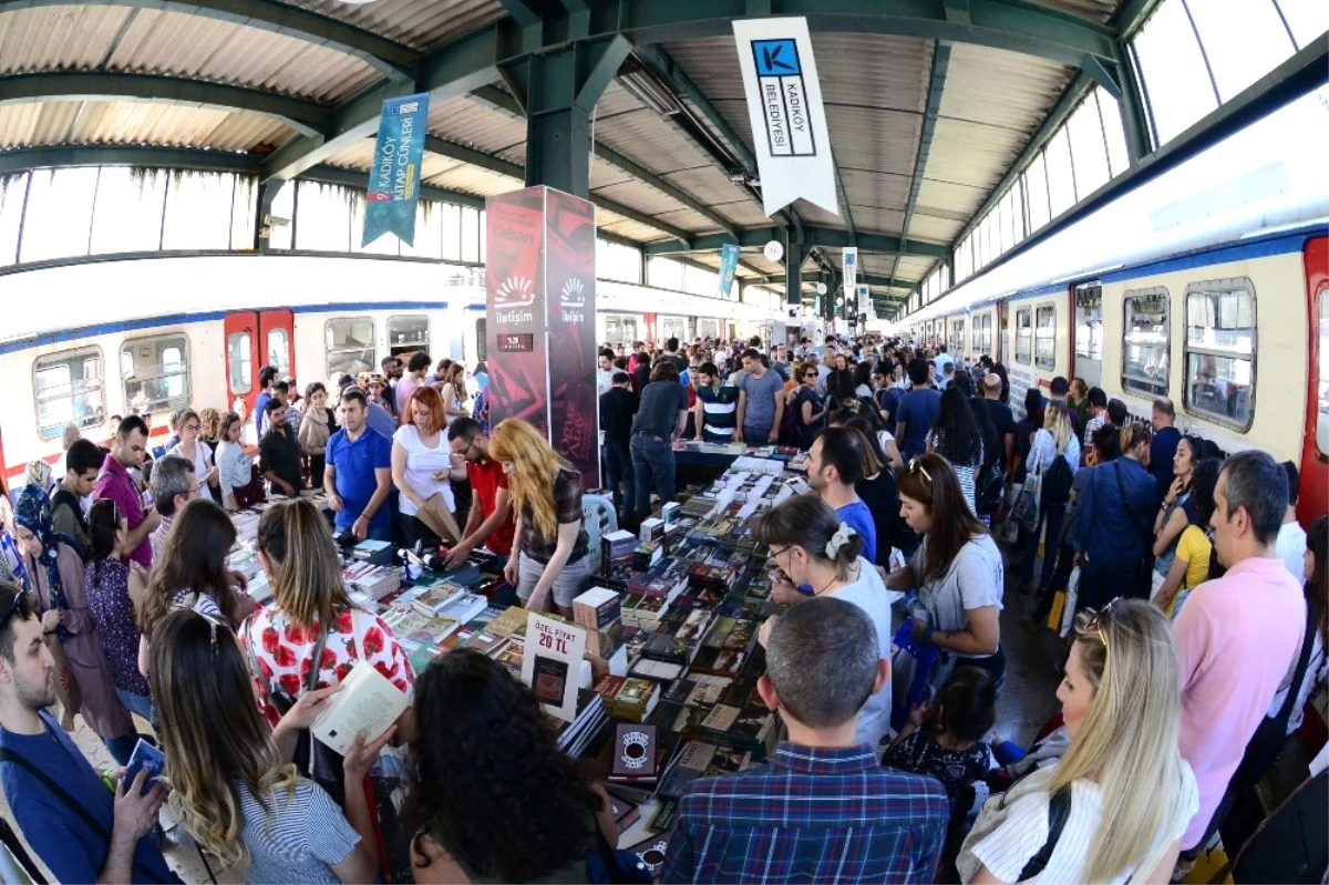 Haydarpaşa\'da Kitaplara Yolculuk Sona Erdi