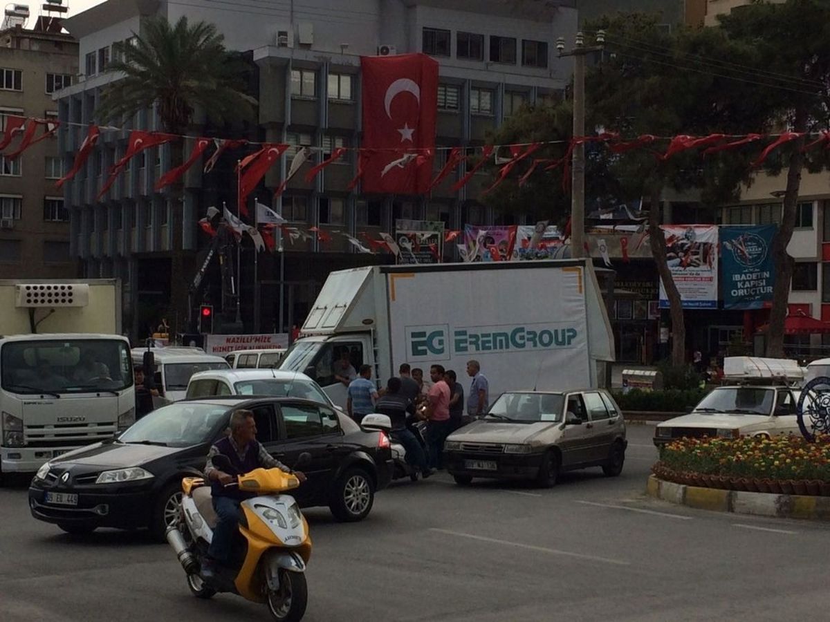 Nazilli\'de Kaza Trafiği Kilitledi