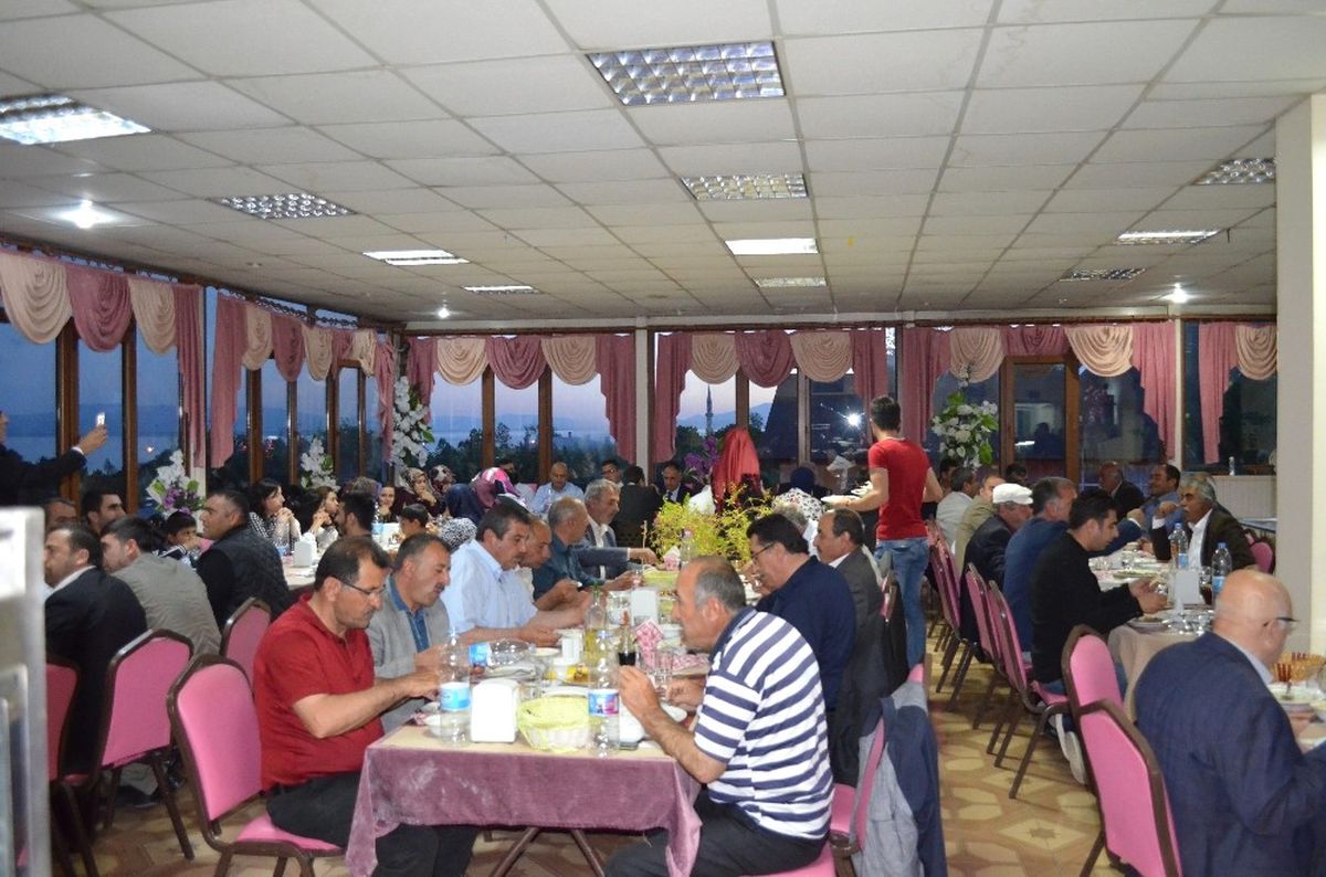 Trabzon\'dan Adilcevaz\'a "Kardeşlik Sofrası"