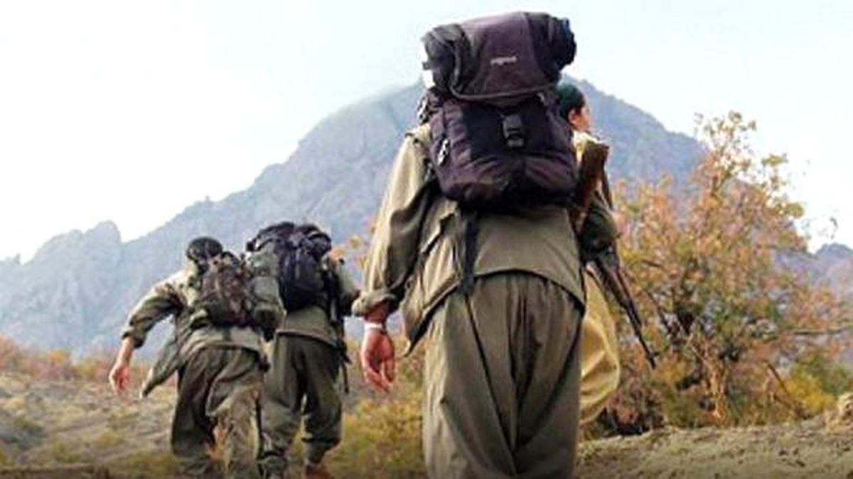 Tsk, Hakkari\'de 2\'si Kadın 4 Terörist Teslim Oldu