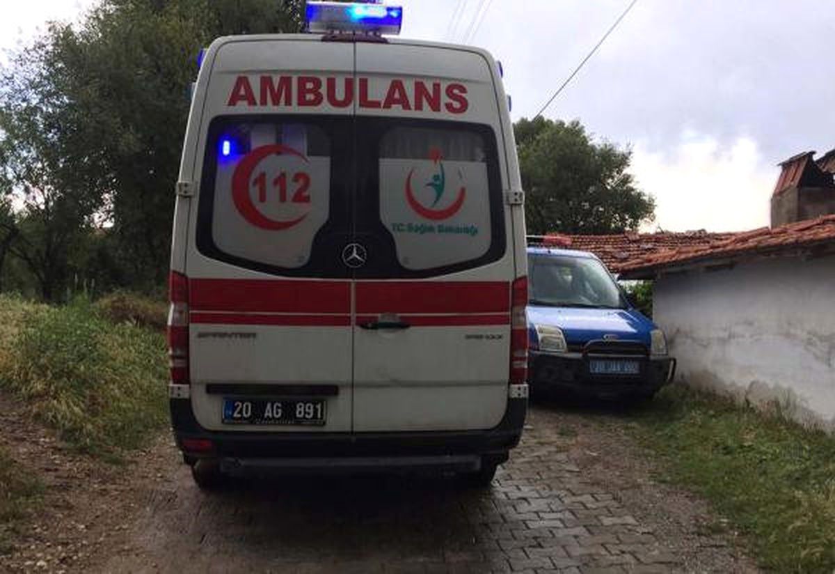 Üniversite Mezunu Genç, Evinin Bahçesinde İntihar Etti