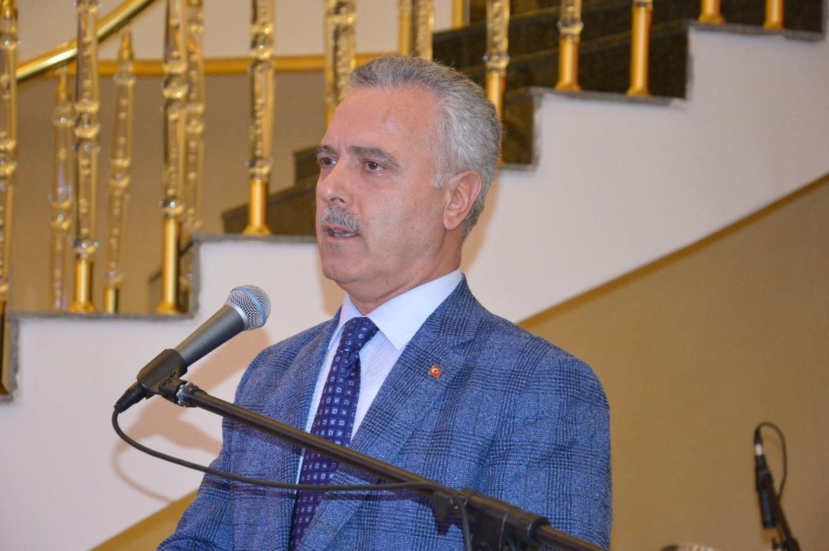 AK Parti\'li Ataş: "Bütün İl ve İlçe Teşkilatları Gözden Geçirilecek"
