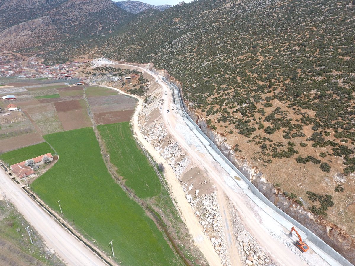 Antalya Elmalı İlçesindeki Taşkın Koruma İnşaatları İncelendi